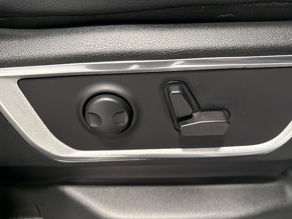 Used 2023 RAM 1500 Laramie AWD/4WD image 36