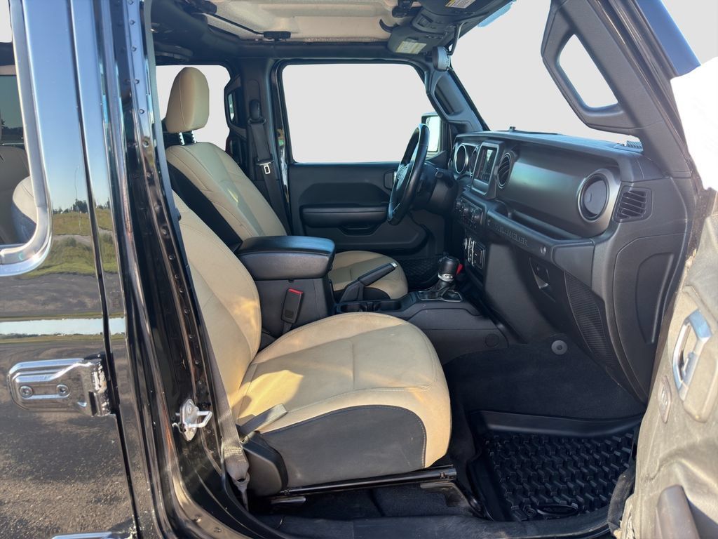 Used 2018 Jeep Wrangler Unlimited Sport S AWD/4WD image 18