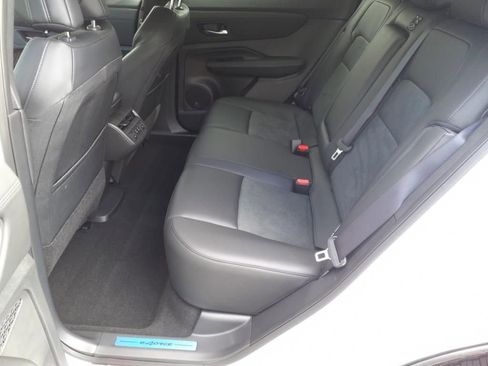 New 2025 Nissan Ariya AWD image 13