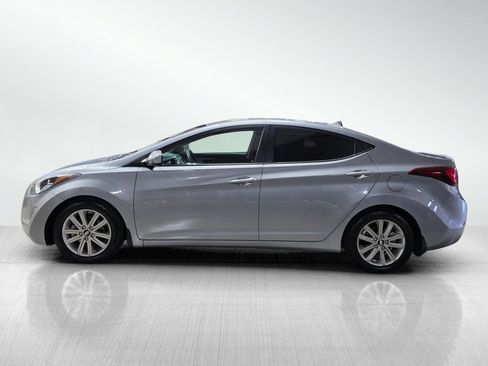 Used 2016 Hyundai Elantra SE w/ Option Group 02 FWD image 4