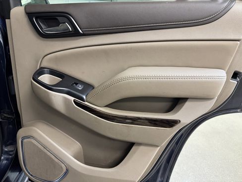 Used 2017 GMC Yukon SLT w/ Premium Edition image 30