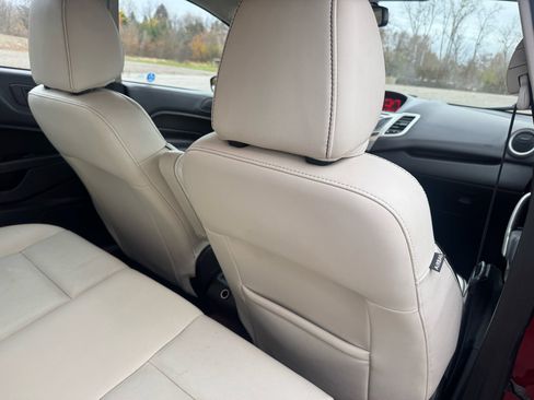 Used 2013 Ford Fiesta Titanium image 26