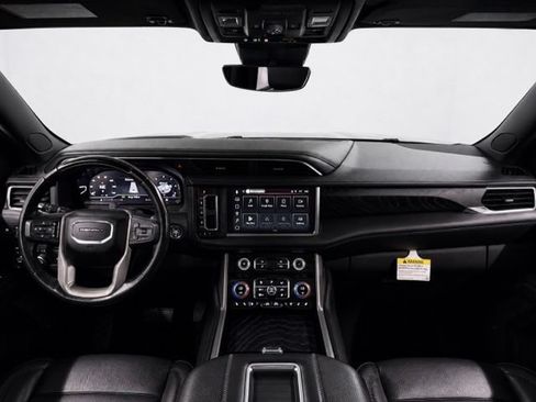 Used 2023 GMC Yukon Denali w/ Advanced Technology Package AWD/4WD image 31