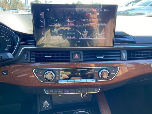 Used 2023 Audi A4 2.0T Premium w/ Convenience Package image 18