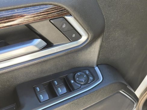 Used 2023 GMC Sierra 1500 SLE image 19