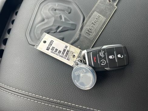 New 2026 RAM 2500 Laramie AWD/4WD image 29
