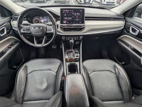 Used 2022 Jeep Compass Limited image 9