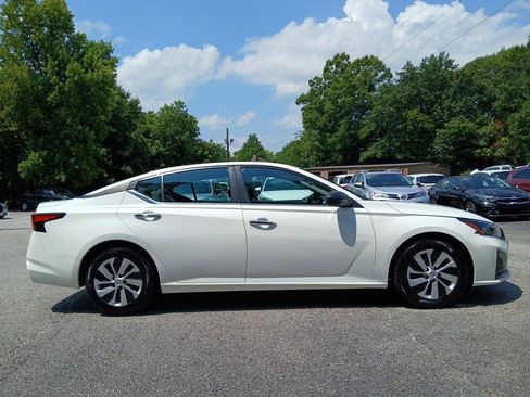 Used 2024 Nissan Altima 2.5 S FWD image 5