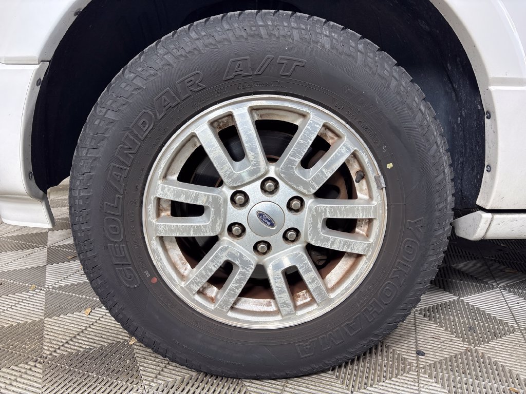 Used 2013 Ford Expedition Limited AWD/4WD image 13