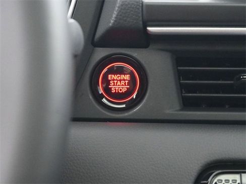 New 2025 Honda Pilot Touring image 6