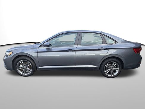 Used 2024 Volkswagen Jetta SE image 9