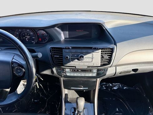 Used 2017 Honda Accord Sport image 18
