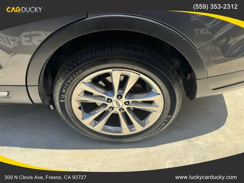 Used 2018 Ford Explorer XLT w/ Equipment Group 202A FWD image 25