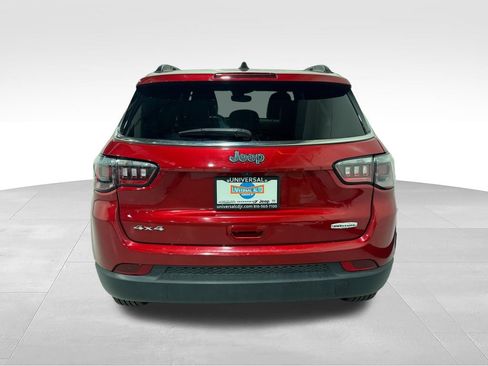 Used 2025 Jeep Compass Latitude w/ Sun & Sound Group AWD/4WD image 25