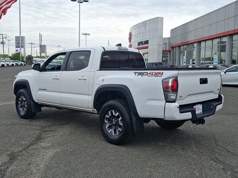 Used 2023 Toyota Tacoma TRD Off-Road w/ TRD Premium Off Road Package AWD/4WD image 5