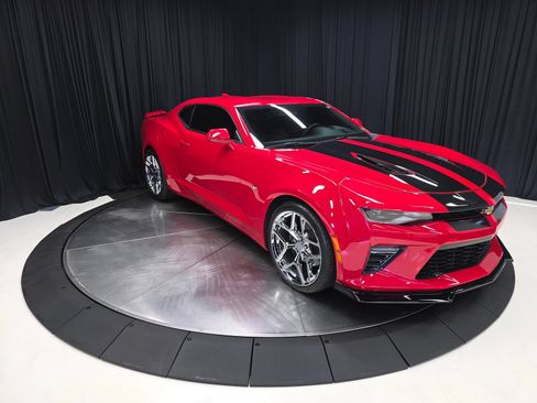 Used 2016 Chevrolet Camaro SS RWD image 15