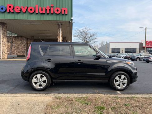 Used 2019 Kia Soul FWD image 8