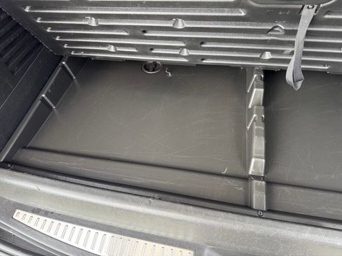 Used 2020 GMC Yukon XL SLT image 48