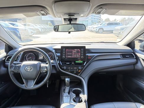 Used 2022 Toyota Camry SE FWD image 21