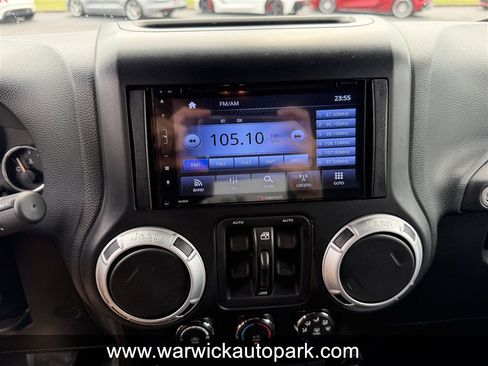 Used 2012 Jeep Wrangler Unlimited Sahara w/ Max Tow Pkg AWD/4WD image 11