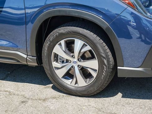 Used 2023 Subaru Ascent Premium w/ Convenience Package AWD/4WD image 9