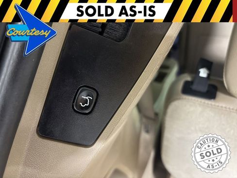Used 2014 Chrysler Town & Country Touring-L w/ Driver Convenience Group FWD image 21