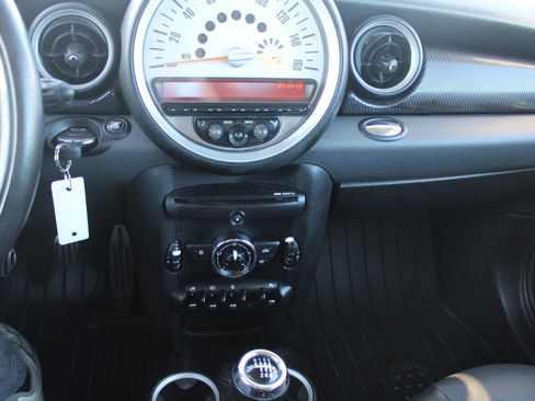 Used 2011 MINI Cooper S image 11