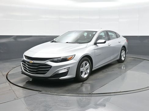 Used 2022 Chevrolet Malibu LS w/ Driver Confidence Package II image 3