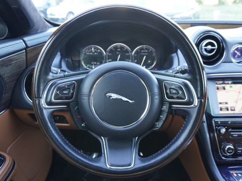 Used 2012 Jaguar XJ Supercharged RWD image 23