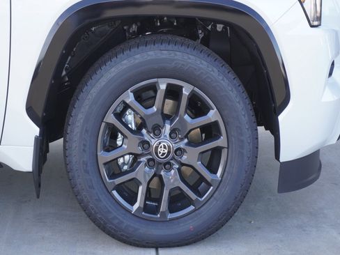 New 2026 Toyota Sequoia Platinum image 5