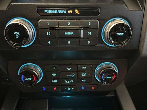 Used 2019 Ford F150 Raptor w/ Equipment Group 802A Luxury AWD/4WD image 17