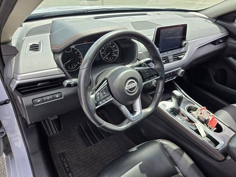 Used 2024 Nissan Altima 2.5 SR FWD image 8