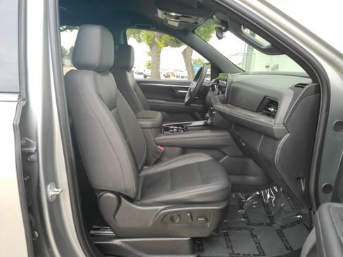 Used 2025 Chevrolet Tahoe LT image 20