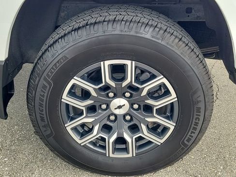Used 2023 Chevrolet Colorado Z71 w/ Z71 Convenience Package 2 AWD/4WD image 8