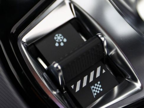 Used 2023 Jaguar F-TYPE R image 28