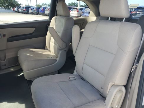 Used 2015 Honda Odyssey LX image 11