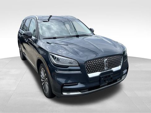 Used 2023 Lincoln Aviator Reserve w/ Equipment Group 201A image 2