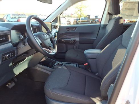 New 2025 Ford Maverick XL image 10