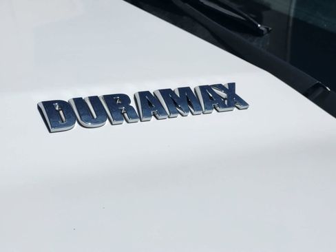 Used 2022 Chevrolet Silverado 1500 LT w/ Z71 Off-Road Package AWD/4WD image 12