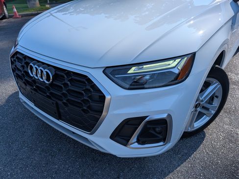 Used 2022 Audi Q5 e Premium Plus w/ Premium Plus Package AWD/4WD image 13