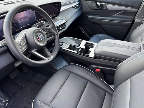 Used 2025 Buick Enclave Preferred image 9
