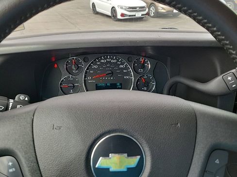 Used 2020 Chevrolet Express 3500 Extended w/ Driver Convenience Package image 8