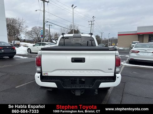 Used 2022 Toyota Tacoma TRD Off-Road w/ Technology Package image 6