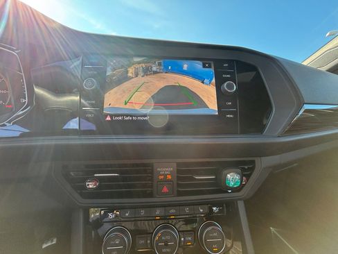 Used 2024 Volkswagen Jetta GLI Autobahn image 9