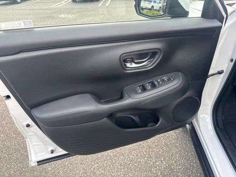 Used 2023 Honda HR-V LX image 21