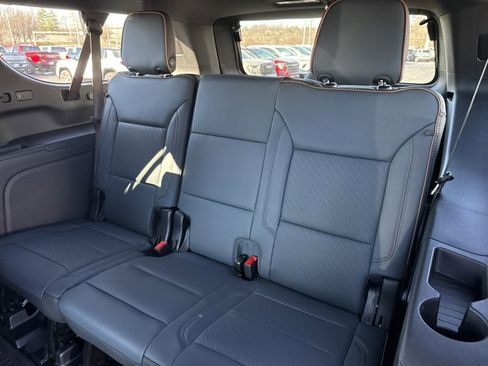 New 2026 GMC Yukon XL AT4 w/ AT4 Premium Package image 7
