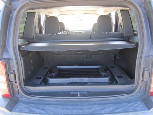 Used 2011 Jeep Liberty Renegade image 9