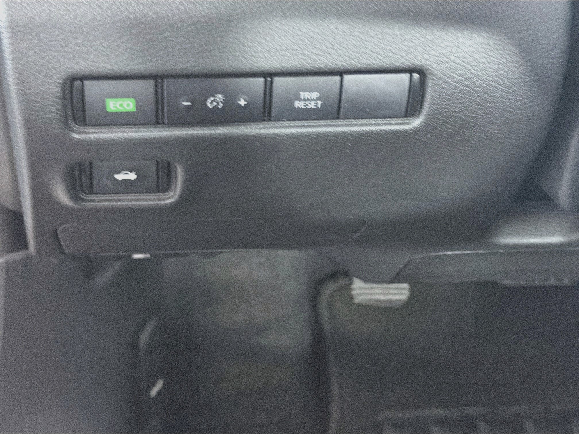 Used 2025 Nissan Sentra SV FWD image 16
