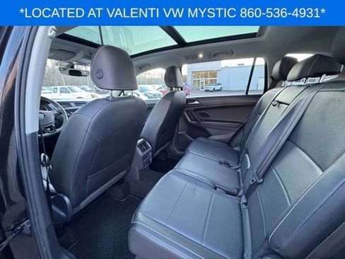 Used 2021 Volkswagen Tiguan SE w/ Panoramic Sunroof Package image 10
