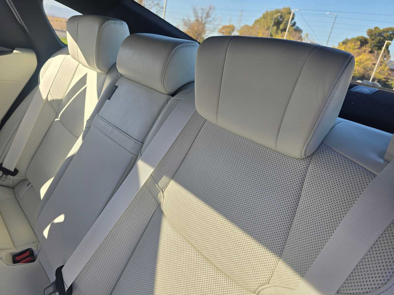 New 2026 Lexus ES 350h FWD image 18